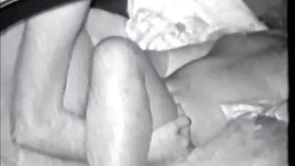 Анален домашен секс на млада руска български порно двойка.