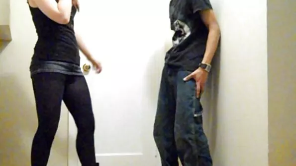 Болезнен анален секс с руска брюнетка по бели българско порн чорапи.