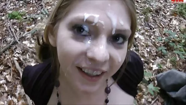 Красиви блондинки се чукат грубо в задника на порно кастинг balgarsko porno на LegalPorno.