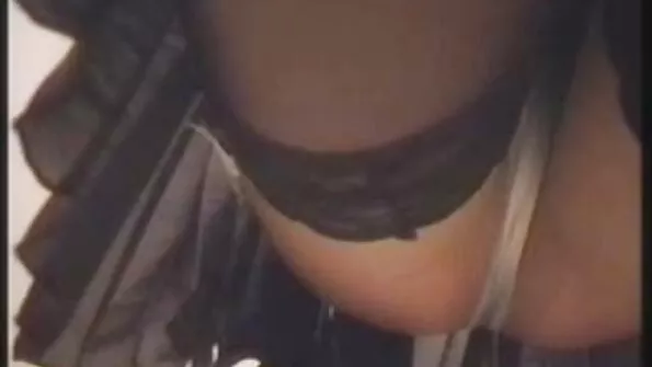 Лесбийката пъхна ръката balgarsko domashno porno си в дупето до самия лакът и я накара да свърши.