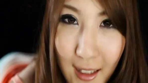 Сочната секретарка порнобългарско по чорапи обича анално чукане.