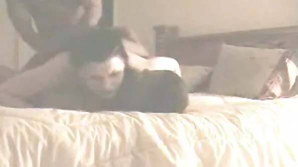 Кучката българско порно с циганки се чука в анала и стене сладко от екстаз.