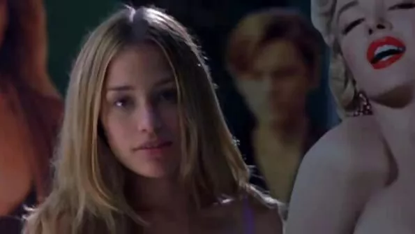 Гореща двойка прави анален български порно клипове секс на дивана.