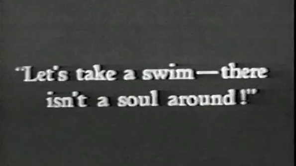 Загоряло момиче с обръснат пубис седна на пишка с точка и скача българско порно секс .
