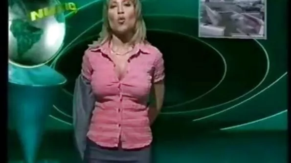 Красавица със синя коса пъхна дупето си безплатно българско порно под твърд член.