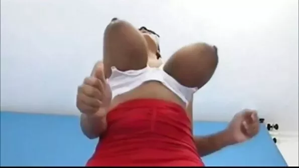 Любителите правят българско порно на живо анален кучешки стил в спалнята.