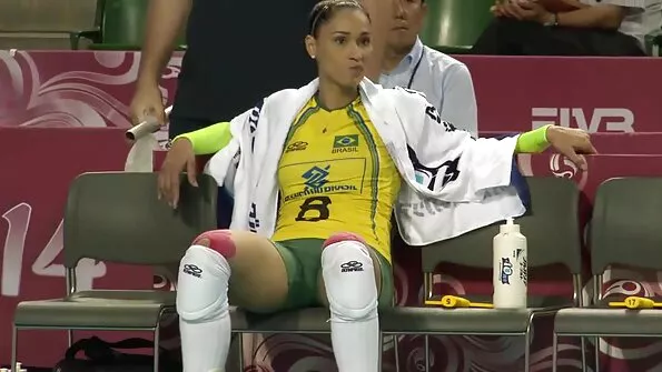 Млада съседка се чука в сочно българско порно онлайн дупе с голям член.