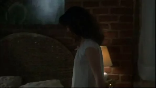 Съпругът сложи млада жена на член и се ново българско порно чука в пердаха .