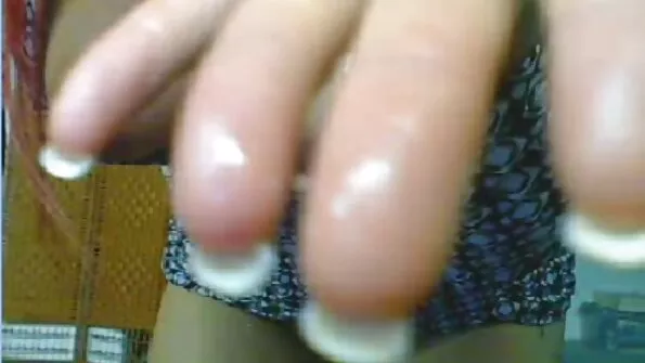 Негърът се напъха яко с член в тясното дупе български секс на живо на руска студентка.