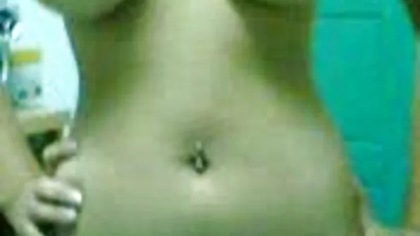 Човек чука фетишистка с красиви крака в българскопорно анален.