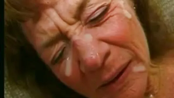 Момчета българско аматьорско порно в два члена прецакаха анално маце с космата путка.