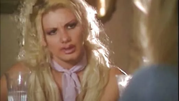 Млада рускиня безплатно българско порно се наслаждава на члена на приятел в дупето си.