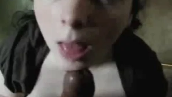 Прецакани майка и дъщеря, семейно кръвосмешение в balgarsko porno разгара си.