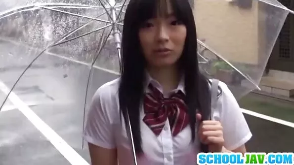 Брюнетка показва широк анус след тежка бг домашно порно връзка с шефа.