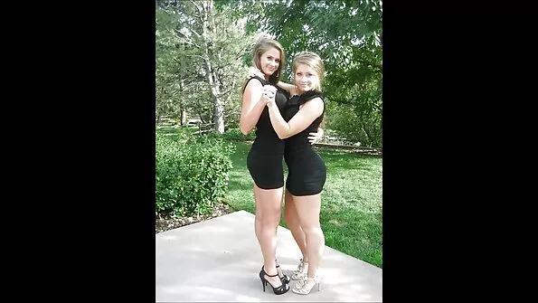 Чука се ново българско порно в анала и дръпва путката си на едрогърда блондинка.