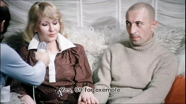 Момиче със косичка активно се balgarsko porno чука в дупето на кастинг.