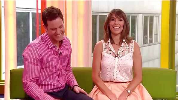 Едрогърдата разведена се чука в дупето с мъж български порно клипове на кастинг.