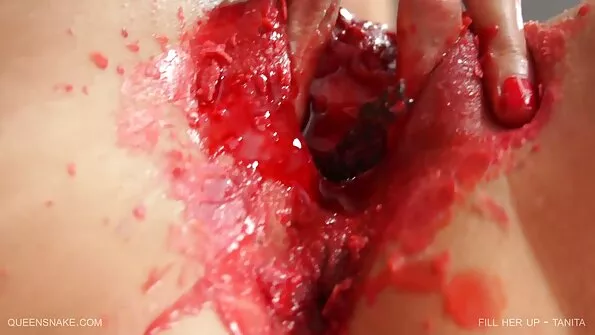 Анален гангстер с българско секс млада блондинка и куп петли.