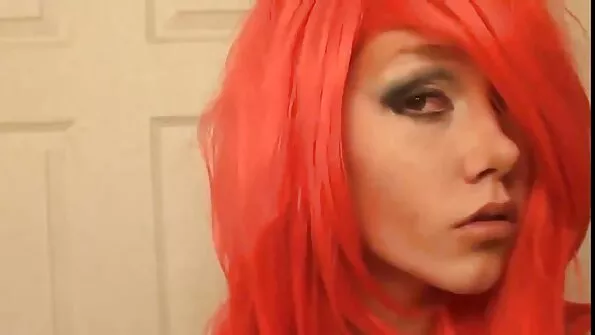 Човекът дръпна стегнатото дупе български аматьорски порно клипове на млада мръсница върху члена си.