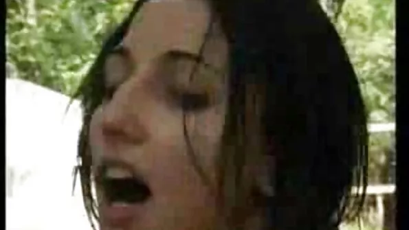 Руски анален с късо порно с превод на български подстригана курва.