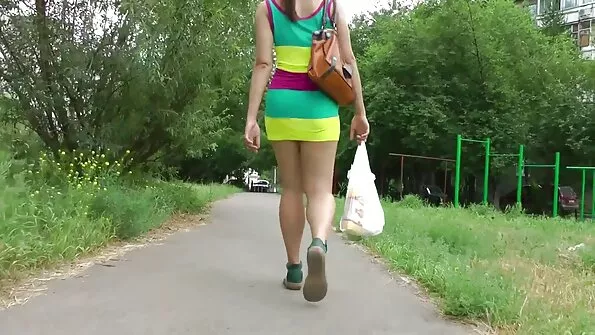 Блондинката се похвали българско porno с издупано дупе след чукане с чернокож .