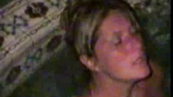 Чукане на кльощава зряла курва по чорапи българско домашно порно в дупето след игра на билярд.