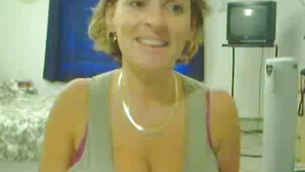 Уличка с татуировки порно на български направи двойно проникване на клиенти.