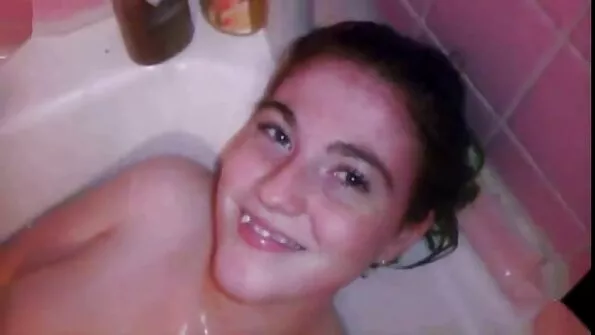 Анален секс с две български порно брюнетки Саша Роуз и Аня Кински на 69 позиция.