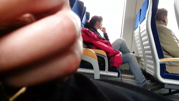 Възрастна мама смуче големия член на сина и се чука в порно с български звезди дупето.