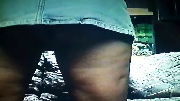 Мъж български секс на живо разви член на дупката на красавицата на анален кастинг.