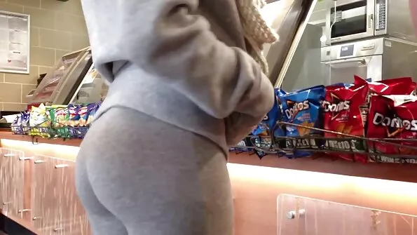 Мацката пъшка от пръсти в дупето български порно филми и се чука в анала .